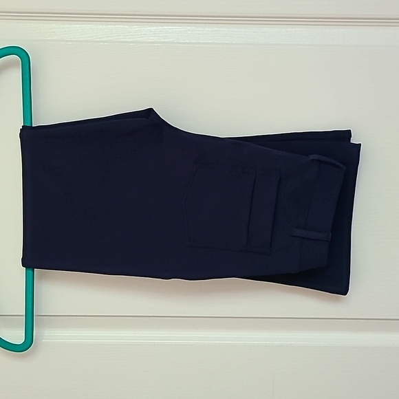 Nwt navy yoga pants - Picture 4 of 5